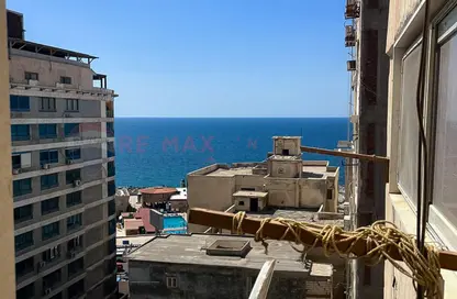 Apartment - 2 Bedrooms - 1 Bathroom for sale in Mansoura St. - Saba Basha - Hay Sharq - Alexandria