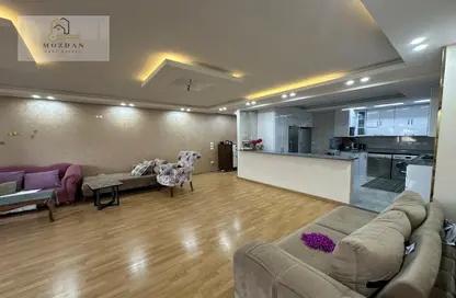 Apartment - 3 Bedrooms - 2 Bathrooms for sale in Zahraa El Maadi - Hay El Maadi - Cairo