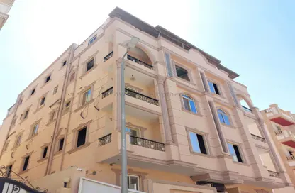 Half Floor - 1 Bedroom - 1 Bathroom for sale in Royal City - Sheikh Zayed Compounds - Sheikh Zayed City - Giza