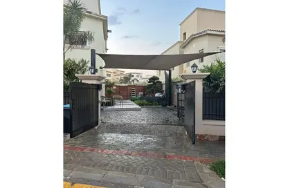 Twin House - 5 Bedrooms - 4 Bathrooms for sale in Uptown Cairo - Mokattam - Cairo