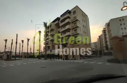 Apartment - 2 Bedrooms - 2 Bathrooms for sale in Fountain Side - Uptown Cairo - Mokattam - Cairo