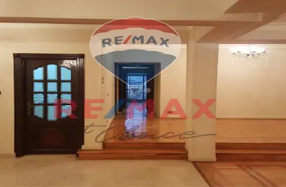 Apartment - 3 Bedrooms - 2 Bathrooms for rent in Taha Hussein St. - Zamalek - Cairo