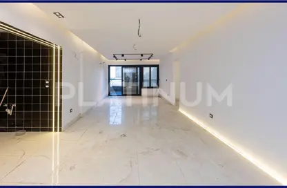 Apartment - 3 Bedrooms - 2 Bathrooms for sale in Al Geish Road - Glim - Hay Sharq - Alexandria