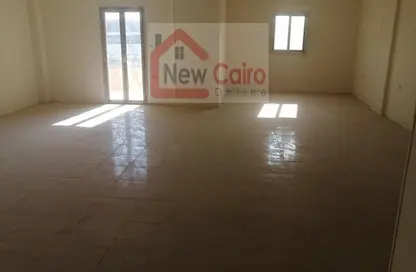 Apartment - 3 Bedrooms - 3 Bathrooms for rent in South Lotus - El Lotus - New Cairo City - Cairo