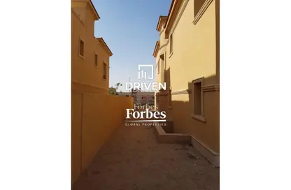 Villa - 6 Bedrooms - 3 Bathrooms for sale in Royal Meadows - Sheikh Zayed Compounds - Sheikh Zayed City - Giza