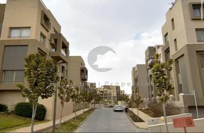 Apartment - 2 Bedrooms - 2 Bathrooms for sale in Palm Hills Village Gate - South Investors Area - New Cairo City - Cairo