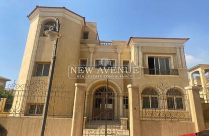 Villa - 5 Bedrooms - 6 Bathrooms for sale in Fountain Park - 5th Settlement Compounds - The 5th Settlement - New Cairo City - Cairo