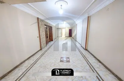 Apartment - 3 Bedrooms - 2 Bathrooms for rent in Port Said St. - El Shatby - Hay Wasat - Alexandria