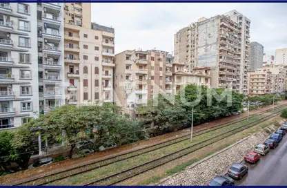 Apartment - 3 Bedrooms - 2 Bathrooms for sale in Omar Lotfy St. - Sporting - Hay Sharq - Alexandria