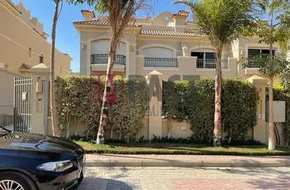 Villa - 3 Bedrooms - 2 Bathrooms for sale in American University Housing District - 5th Settlement Compounds - The 5th Settlement - New Cairo City - Cairo