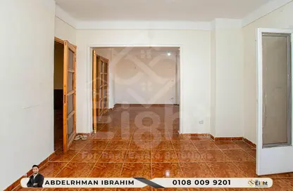 Apartment - 3 Bedrooms - 2 Bathrooms for sale in Tout Ankh Amoun St. - Smouha - Hay Sharq - Alexandria