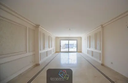 Apartment - 3 Bedrooms - 2 Bathrooms for sale in Ghazzah St. - Saba Basha - Hay Sharq - Alexandria