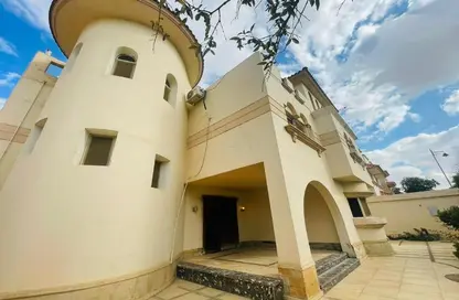 Villa - 5 Bedrooms - 3 Bathrooms for sale in Royal City - Sheikh Zayed Compounds - Sheikh Zayed City - Giza