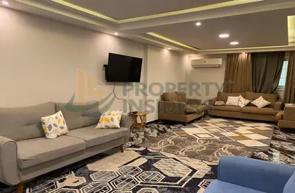 Apartment - 4 Bedrooms - 2 Bathrooms for rent in Abdel Moneim Riad St. - Mohandessin - Giza