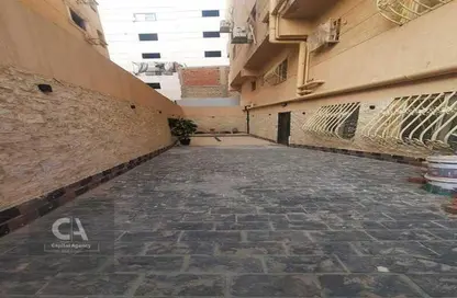 Duplex - 3 Bedrooms - 2 Bathrooms for sale in Abou El Houl - New Cairo City - Cairo