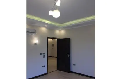 Apartment - 2 Bedrooms - 1 Bathroom for rent in Palm Hills Village Gate - South Investors Area - New Cairo City - Cairo