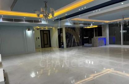 Apartment - 4 Bedrooms - 4 Bathrooms for sale in Cornish El Nile St. - Maadi - Hay El Maadi - Cairo