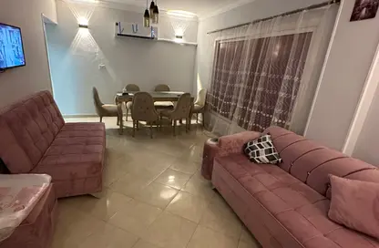 Apartment - 2 Bedrooms - 1 Bathroom for rent in Maadi - Hay El Maadi - Cairo