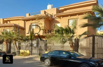 Villa - 6 Bedrooms - 4 Bathrooms for sale in Moon Valley - South Investors Area - New Cairo City - Cairo