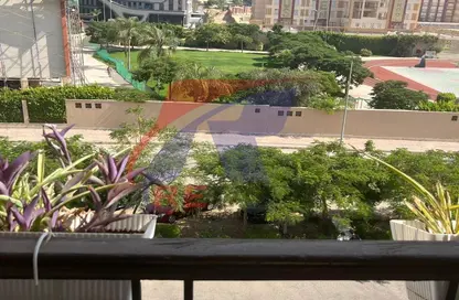 Apartment - 3 Bedrooms - 3 Bathrooms for sale in Doctor Yassin Abdel Ghaffar St. - Area C - Ganoob El Acadimia - New Cairo City - Cairo