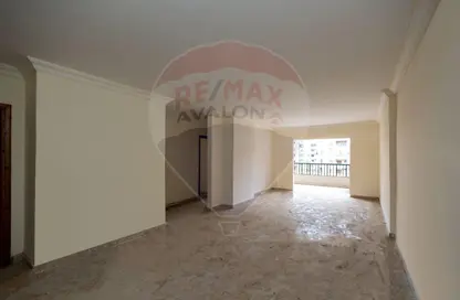 Apartment - 2 Bedrooms - 2 Bathrooms for sale in Al Maamoura - Hay Than El Montazah - Alexandria