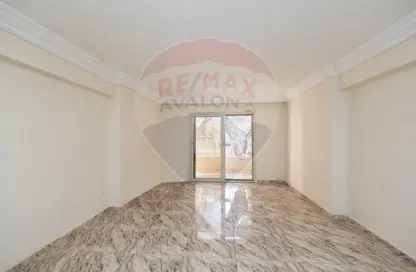 Duplex - 3 Bedrooms - 2 Bathrooms for sale in Galal Hammad St. - Sidi Beshr - Hay Awal El Montazah - Alexandria