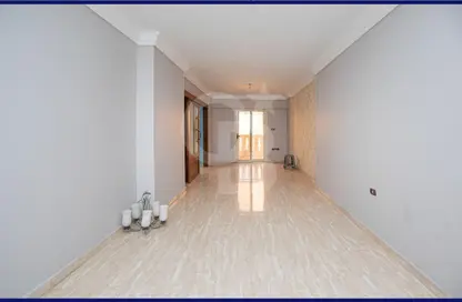 Apartment - 3 Bedrooms - 1 Bathroom for sale in Kafr Abdo St. - Kafr Abdo - Roushdy - Hay Sharq - Alexandria