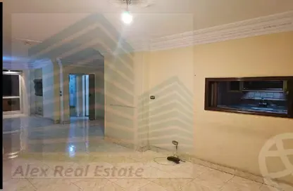 Apartment - 2 Bedrooms - 1 Bathroom for rent in Roushdy St. - Roushdy - Hay Sharq - Alexandria