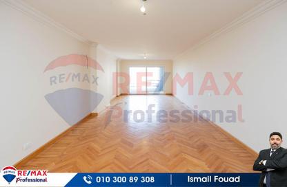 Apartment - 3 Bedrooms - 3 Bathrooms for sale in Mostafa Abou Heif St. - Saba Basha - Hay Sharq - Alexandria