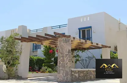 Chalet - 2 Bedrooms - 2 Bathrooms for sale in Mountain View - Ras Al Hekma - North Coast