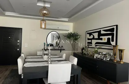 Apartment - 3 Bedrooms - 2 Bathrooms for sale in Al Hekma St. - Sheikh Zayed City - Giza