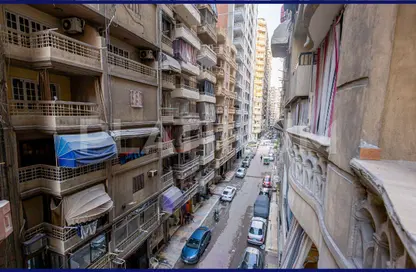 Apartment - 3 Bedrooms - 2 Bathrooms for sale in Mahmoud Al Essawy St. - Miami - Hay Awal El Montazah - Alexandria