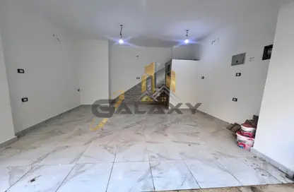 Shop - Studio - 1 Bathroom for rent in Zahraa Al Maadi St. - Degla - Hay El Maadi - Cairo