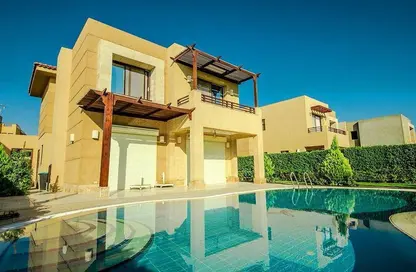 Villa - 5 Bedrooms - 4 Bathrooms for sale in Swan Lake Residence - 5th Settlement Compounds - The 5th Settlement - New Cairo City - Cairo