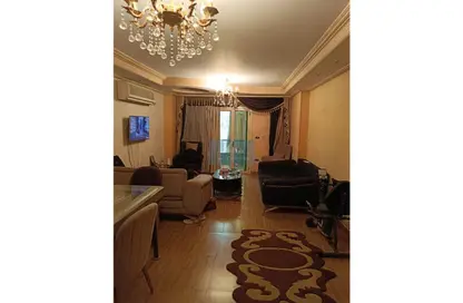 Apartment - 3 Bedrooms - 2 Bathrooms for sale in Ahmed Al Zomor St. - 9th Zone - Nasr City - Cairo