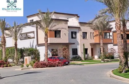 Villa - 6 Bedrooms - 5 Bathrooms for sale in Azzar 2 - 5th Settlement Compounds - The 5th Settlement - New Cairo City - Cairo