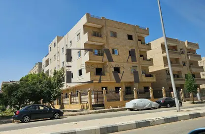 Apartment - 3 Bedrooms - 2 Bathrooms for sale in 7th Area - Shorouk City - Cairo