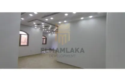 Apartment - 3 Bedrooms - 2 Bathrooms for sale in 16th District - Sheikh Zayed City - Giza