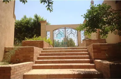 Villa - 7+ Bedrooms - 7 Bathrooms for sale in 5th District - Obour City - Qalyubia