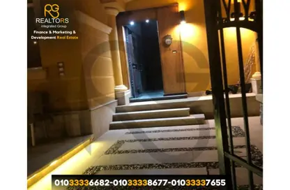 Townhouse - 4 Bedrooms - 4 Bathrooms for sale in Royal Meadows - Sheikh Zayed Compounds - Sheikh Zayed City - Giza