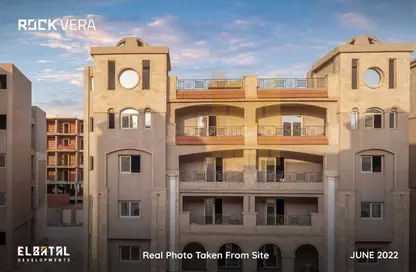 Apartment - 3 Bedrooms - 3 Bathrooms for sale in Rock Vera - 5th Settlement Compounds - The 5th Settlement - New Cairo City - Cairo