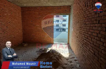 Apartment - 4 Bedrooms - 3 Bathrooms for sale in Al Jaish Street - Al Mansoura - Al Daqahlya