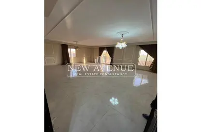 Apartment - 3 Bedrooms - 3 Bathrooms for sale in Al Nawady Area - Shorouk City - Cairo