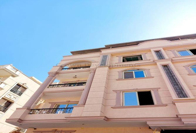 Half Floor - 1 Bathroom for sale in Royal City - Sheikh Zayed Compounds - Sheikh Zayed City - Giza