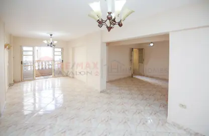 Apartment - 2 Bedrooms - 1 Bathroom for sale in Moharam Bek - Hay Wasat - Alexandria