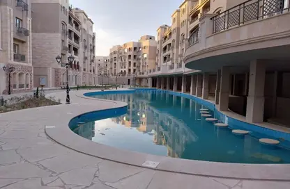 Apartment - 3 Bedrooms - 2 Bathrooms for sale in Rock Vera - 5th Settlement Compounds - The 5th Settlement - New Cairo City - Cairo