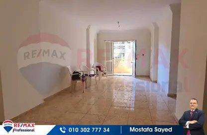 Apartment - 2 Bedrooms - 1 Bathroom for sale in Khalil Hamada St. - Miami - Hay Awal El Montazah - Alexandria