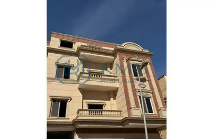 Apartment - 4 Bedrooms - 3 Bathrooms for sale in Area D - Ganoob El Acadimia - New Cairo City - Cairo