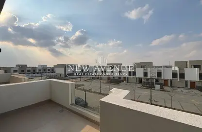 Townhouse - 3 Bedrooms - 4 Bathrooms for sale in Al Burouj Compound - El Shorouk Compounds - Shorouk City - Cairo