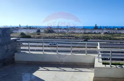 Chalet - 3 Bedrooms - 1 Bathroom for sale in International Coastal Road - Hay Gharb - Alexandria